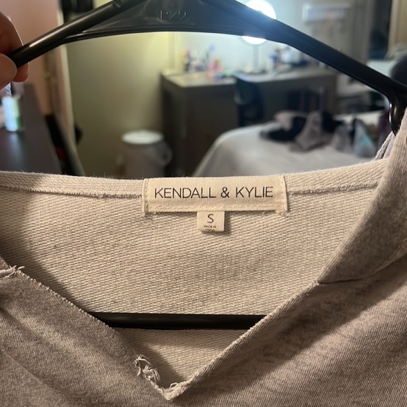 Kendall and Kylie cropped hoodie - Picture 3 of 3